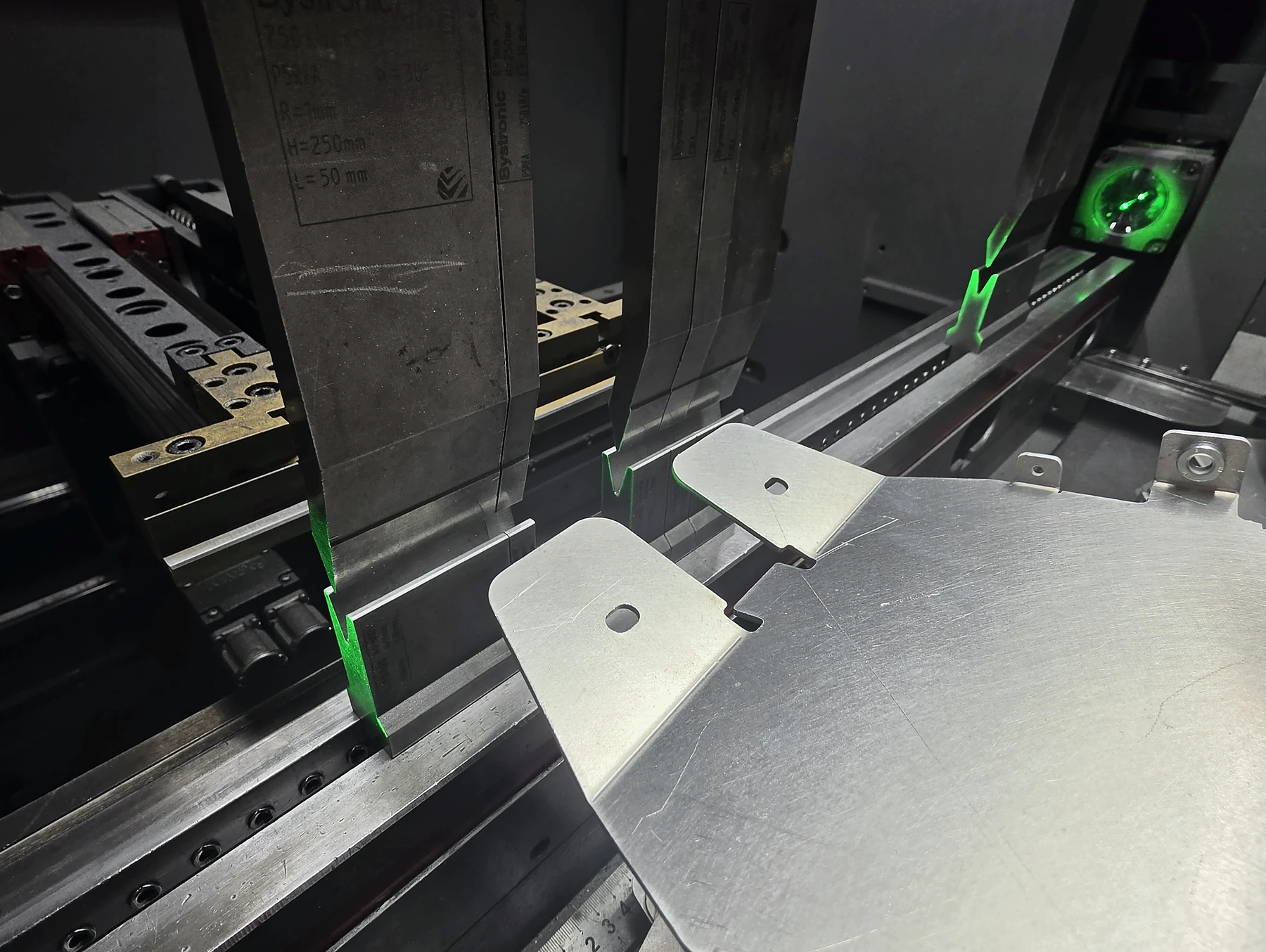 The single robotic press-brake cell handling a suitable repeat sheet-metal part